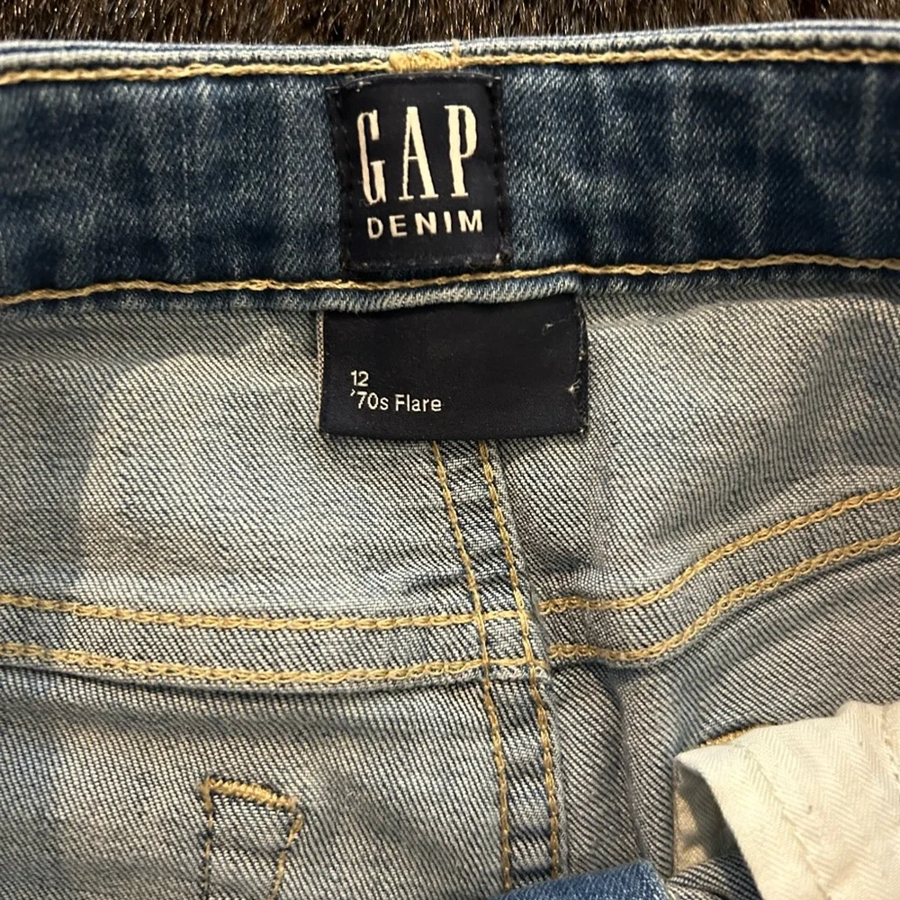 GAP Girls Size 12 ’70s Flare Jeans Raw Hem Stretch Denim